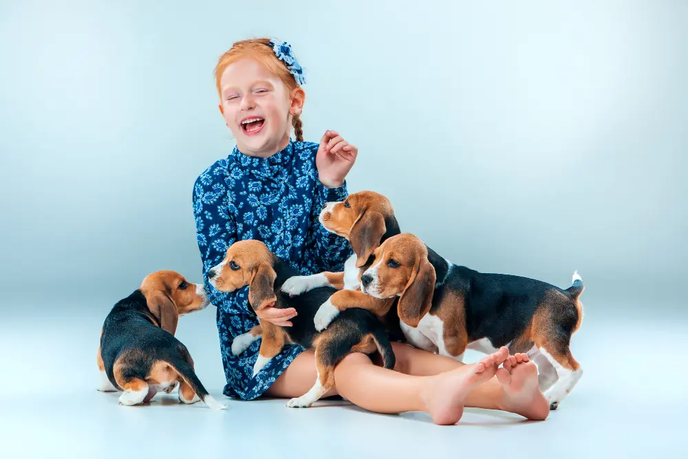 Τα μωρά που μεγαλώνουν μαζί με σκυλιά είναι λιγότερο πιθανό να αναπτύξουν άσθμα μέχρι την ηλικία των επτά ετών.
