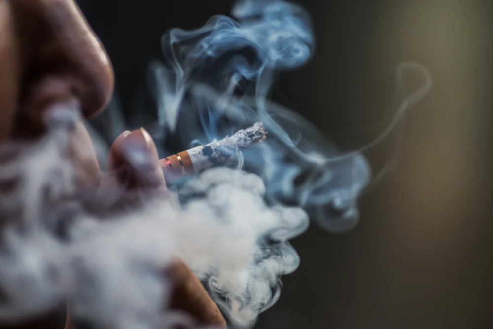 Με το κάπνισμα δεν ενοχλώ τους γύρω μου - Κάπνισμα: Μύθοι και Πραγματικότητες… Πνευμονολόγος Δρ. Στυλιανός Βιττωράκης, Χανιά.