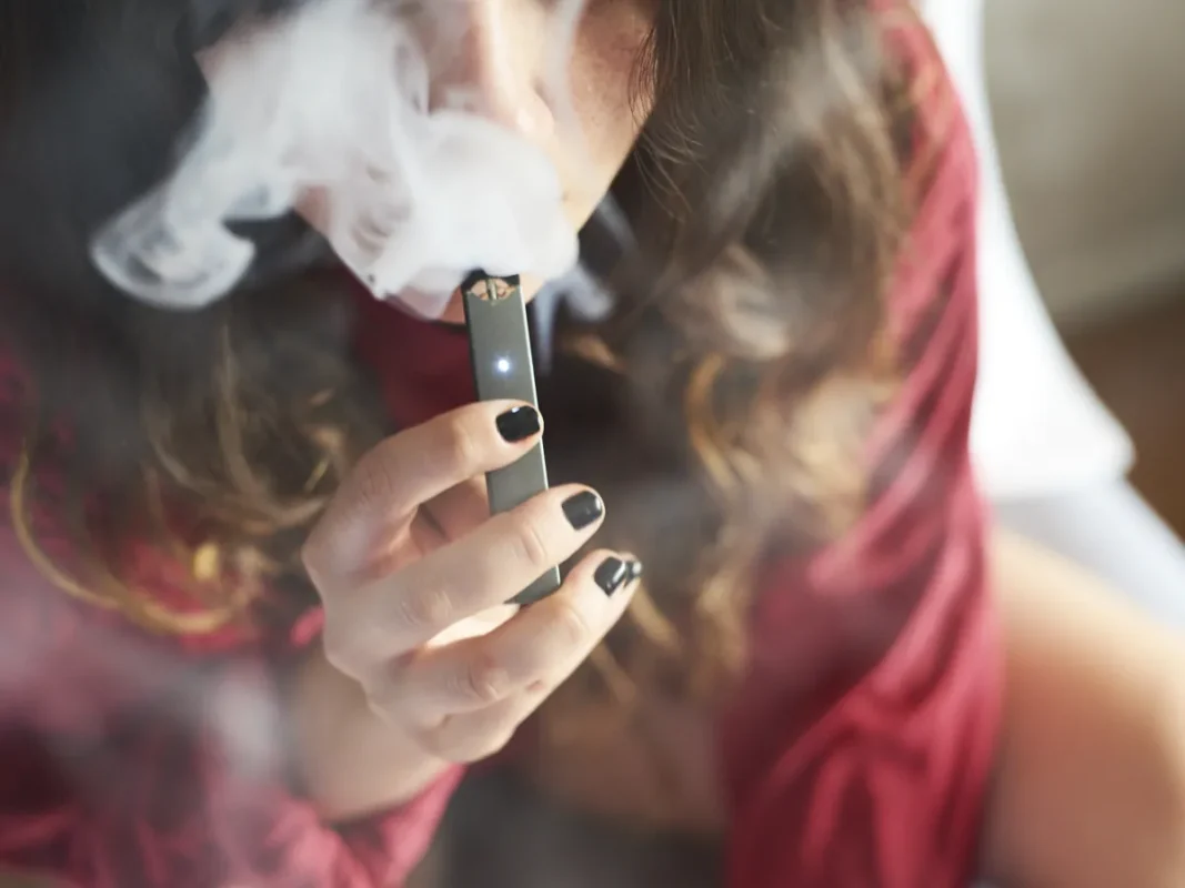 Είναι επομένως το ηλεκτρονικό τσιγάρο ο «δούρειος ίππος» για την εξάπλωση του συμβατικού τσιγάρου ιδίως στους νέους?